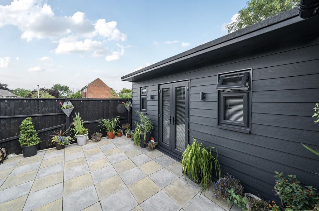 Property photo 2 of 14 1329431-17-687E21...