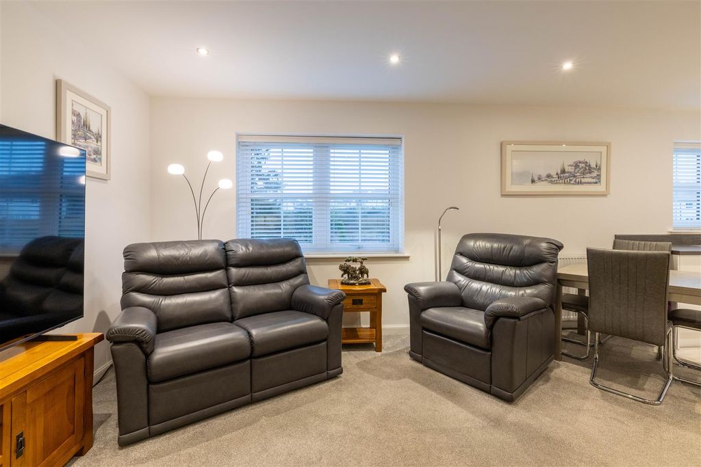 Property photo 3 of 21 S03.Jpg