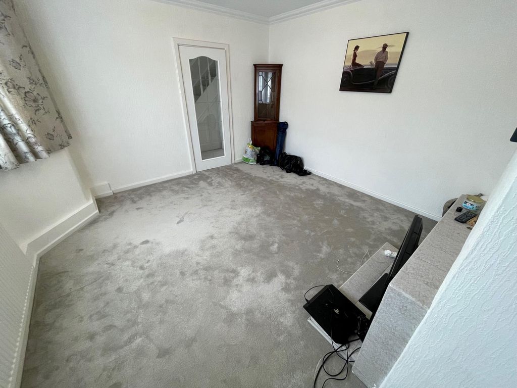 Property photo 3 of 21 Image