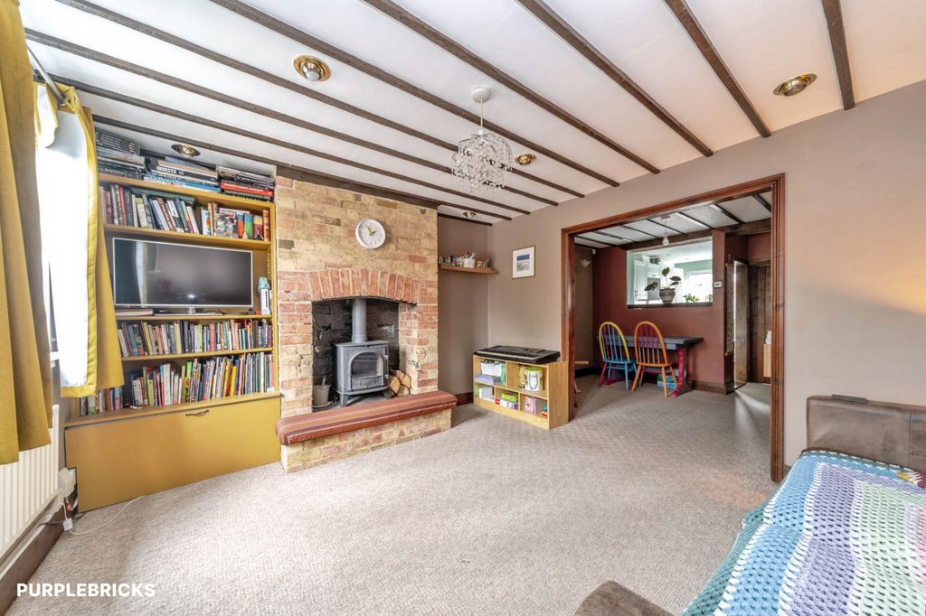 Property photo 2 of 27