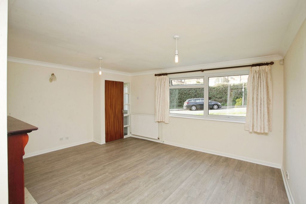 Property photo 3 of 17 Living Room