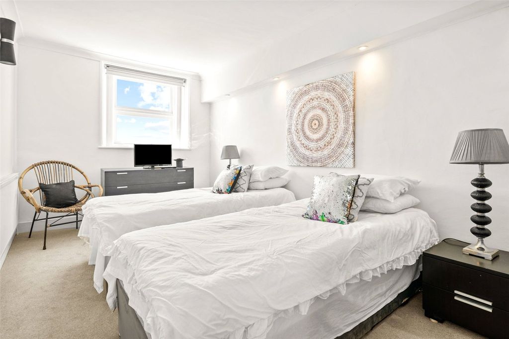 Additional image 22 of 6 bed terraced house for saleArundel Terrace, Brighton, East Sussex BN2