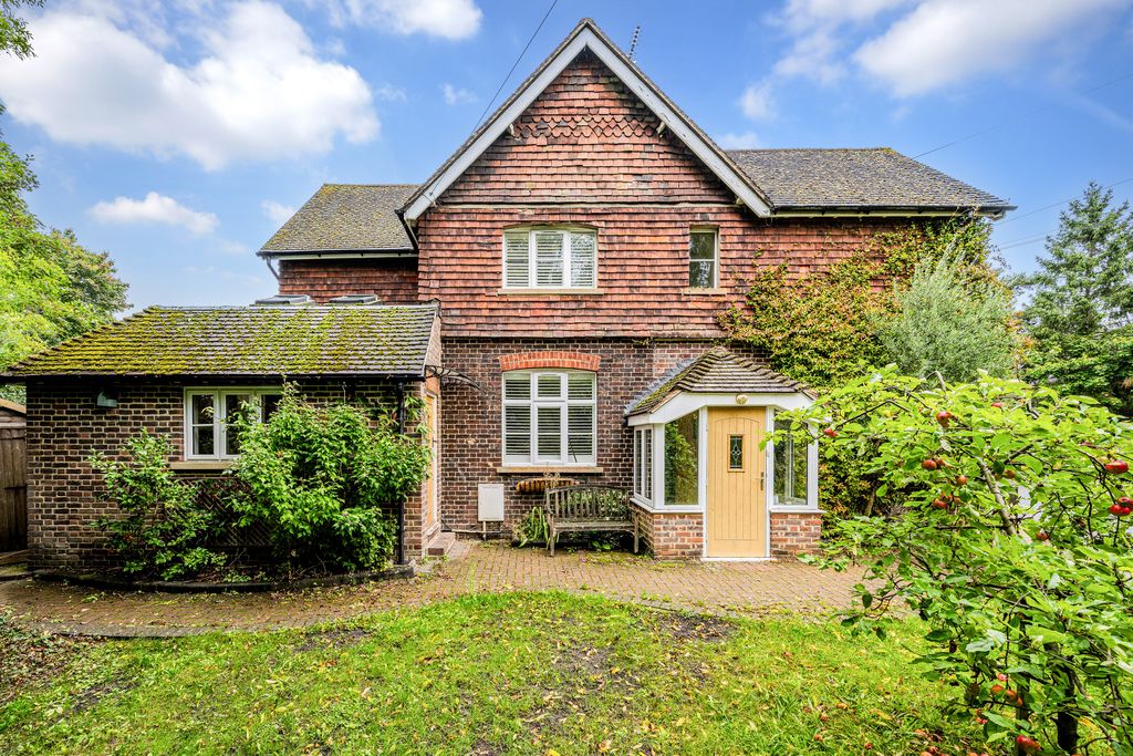 Property photo 1 of 11
