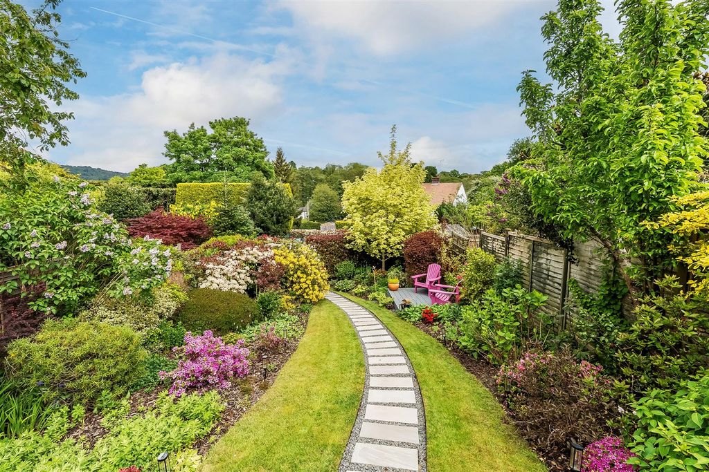 Property photo 3 of 33 35-Beadles-Lane-25.Jpg