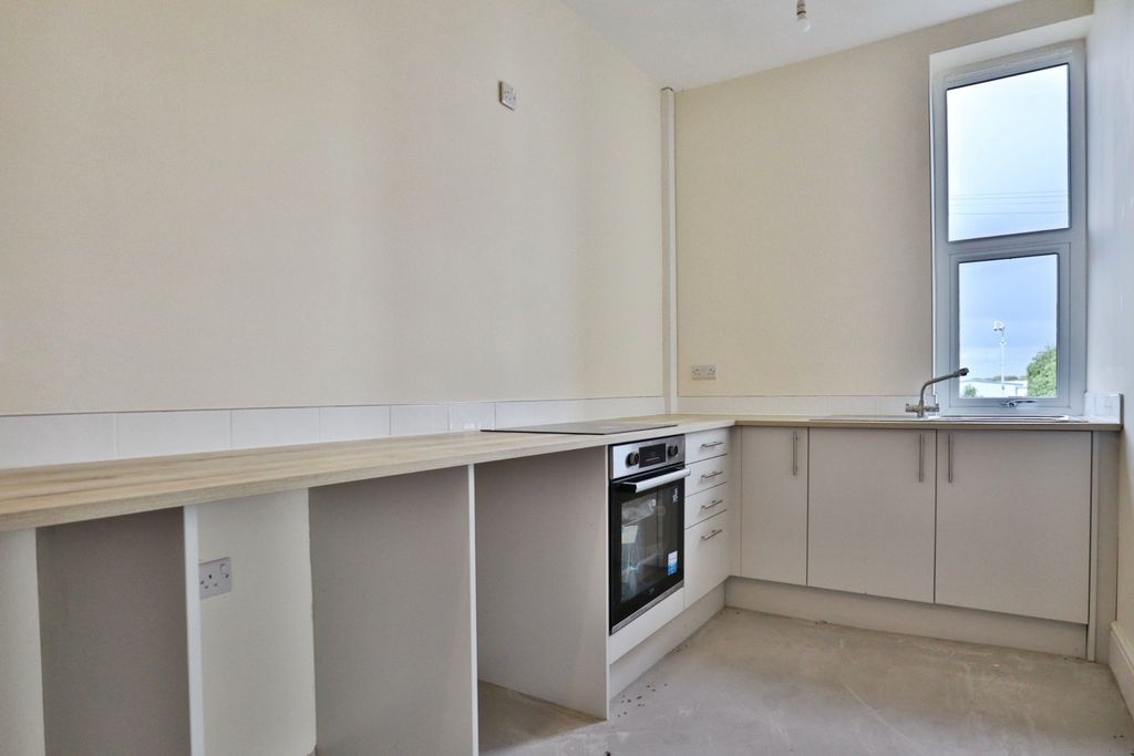 Property photo 2 of 15 Kitchen