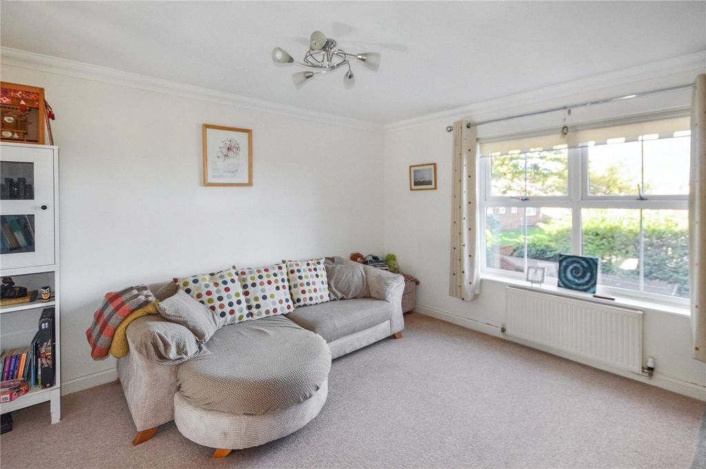 Property photo 2 of 18 Picture No. 23