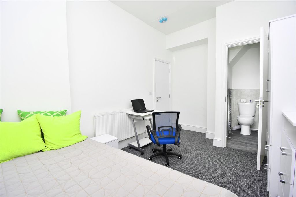 Property photo 2 of 12 18 (3).Jpg