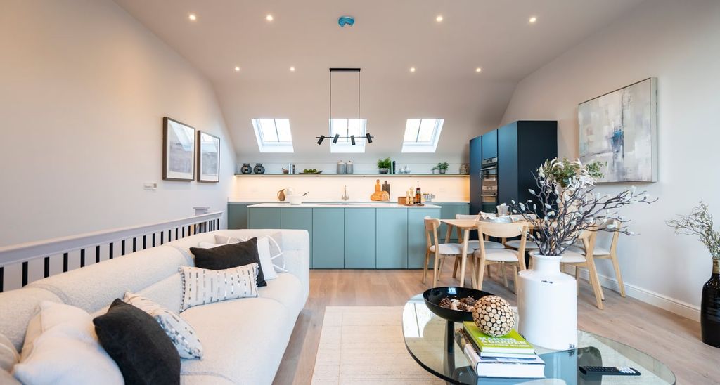 Property photo 2 of 10