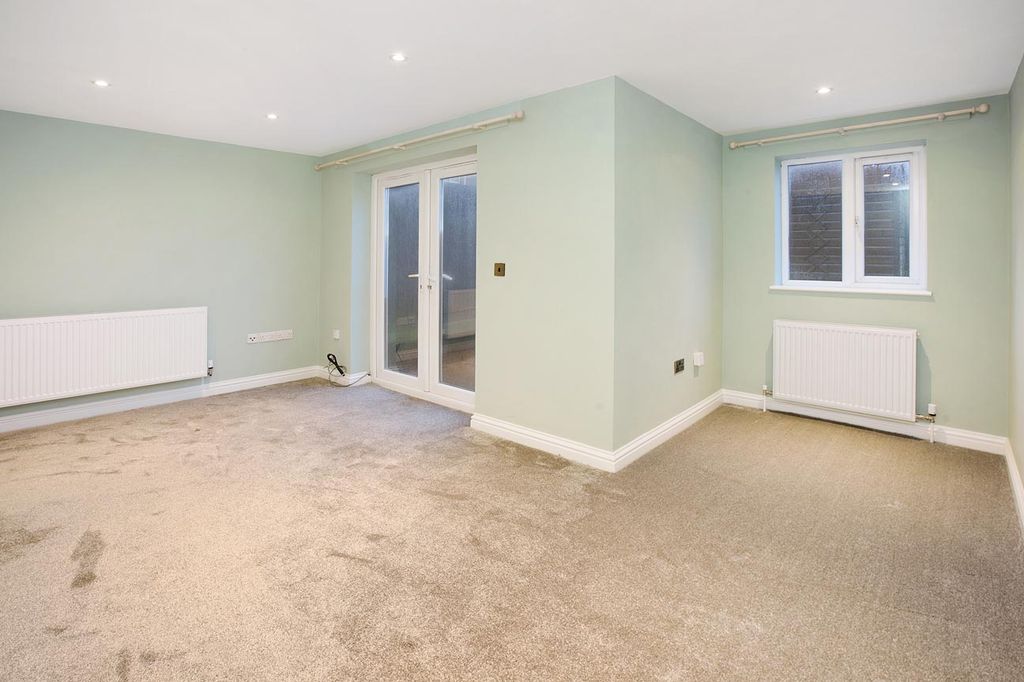 Property photo 2 of 14 Photo 6