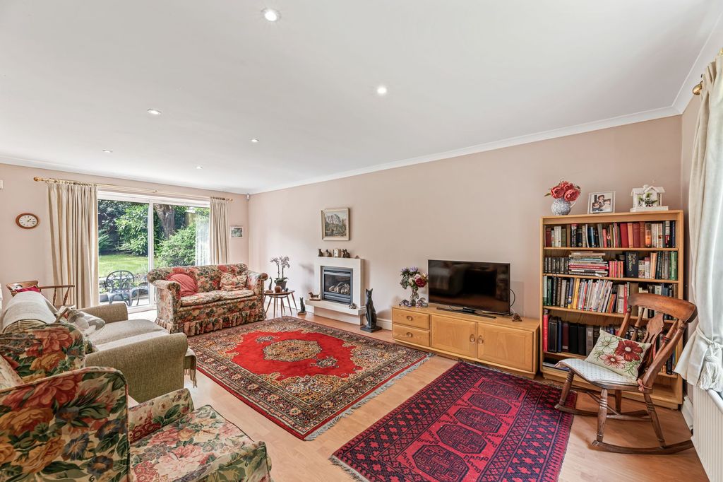Property photo 2 of 26