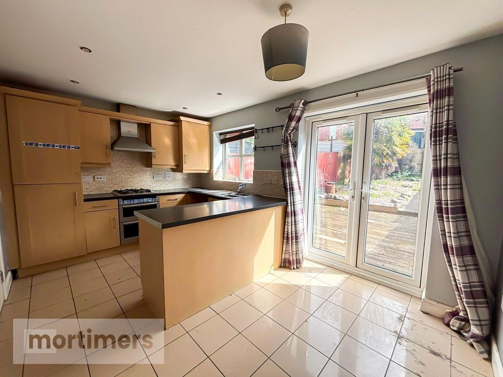 Property photo 2 of 9 Kitchen/Diner