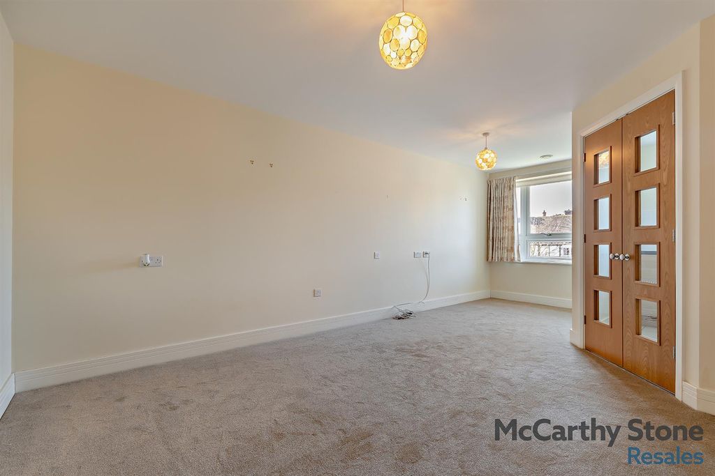 Property photo 1 of 16 8641187-Interior09-800.Jpg
