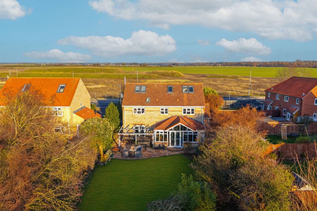 Property photo 1 of 26