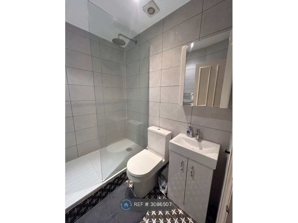 Property photo 3 of 5 Bathroom