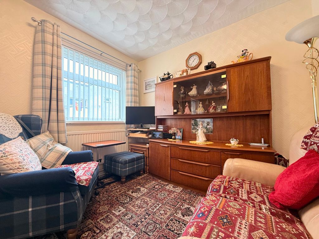 Property photo 3 of 27