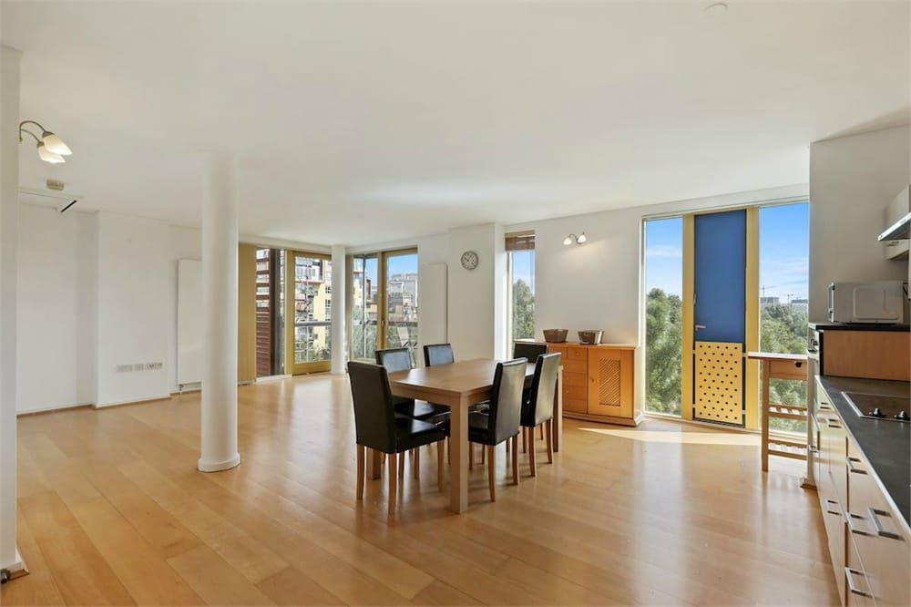 Property photo 1 of 8