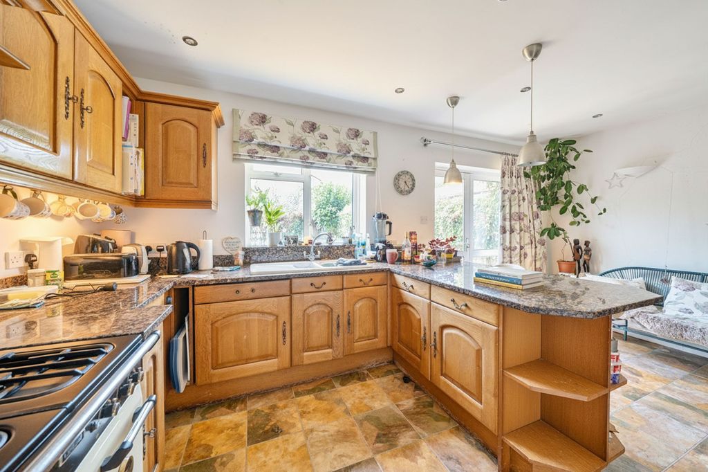 Property photo 3 of 8