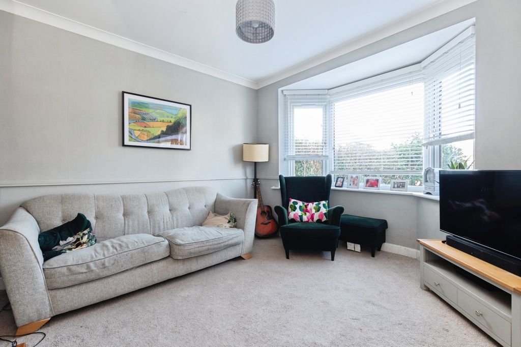 Property photo 3 of 17 Pbox-Img.Jpg