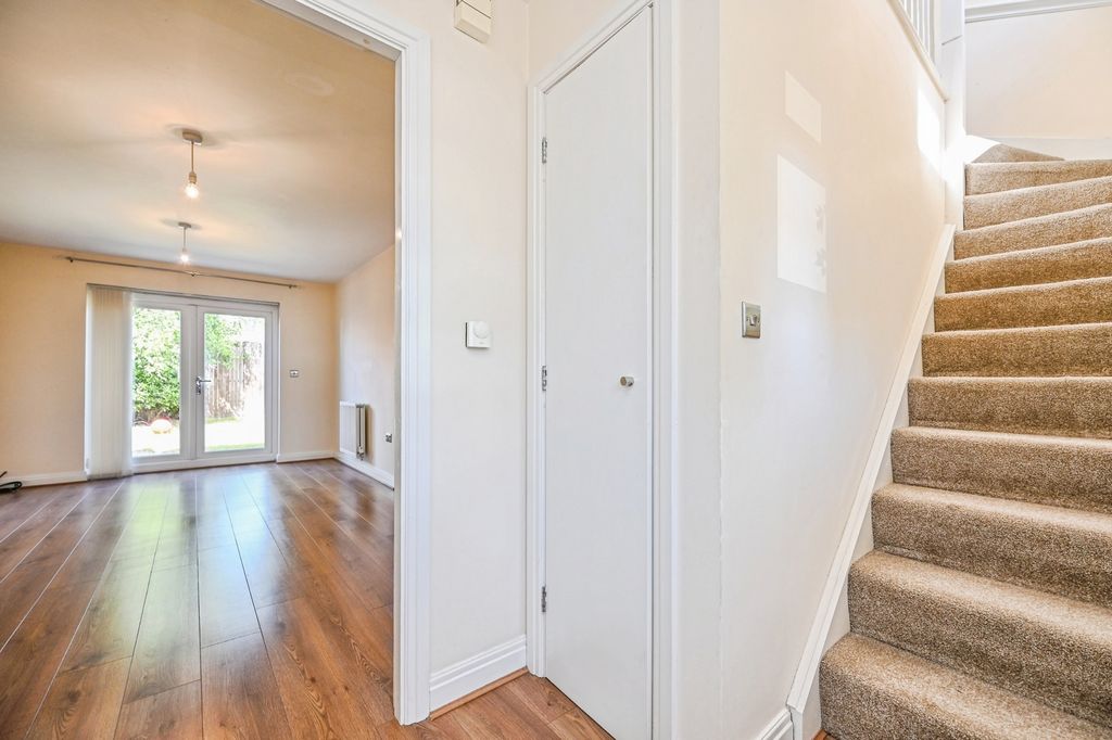 Property photo 3 of 20 Pbox-Img.Jpg