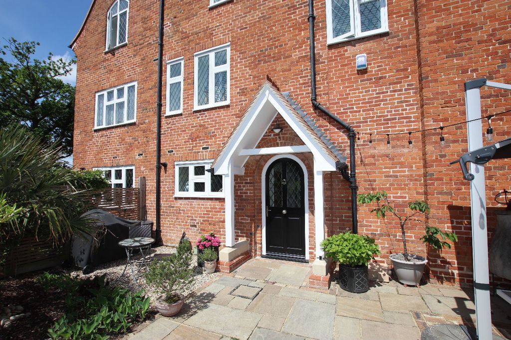 Property photo 1 of 47 Hillside House, Cravenwood Close, Weeley