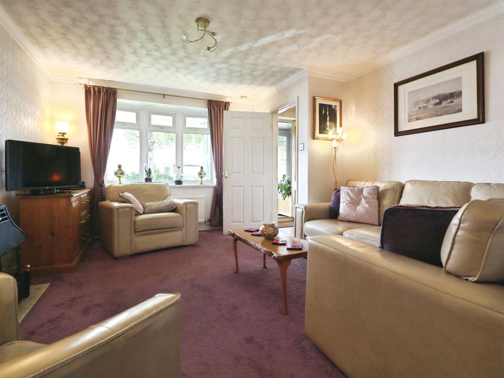 Property photo 2 of 27