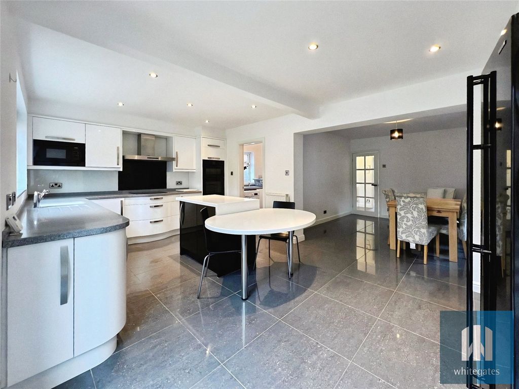 Property photo 2 of 20 Picture No. 17