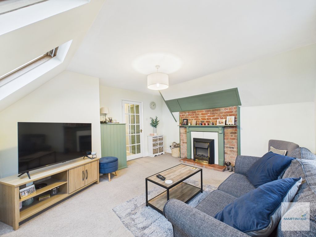 Property photo 1 of 10 Cam03394G0-Pr0436-Still002