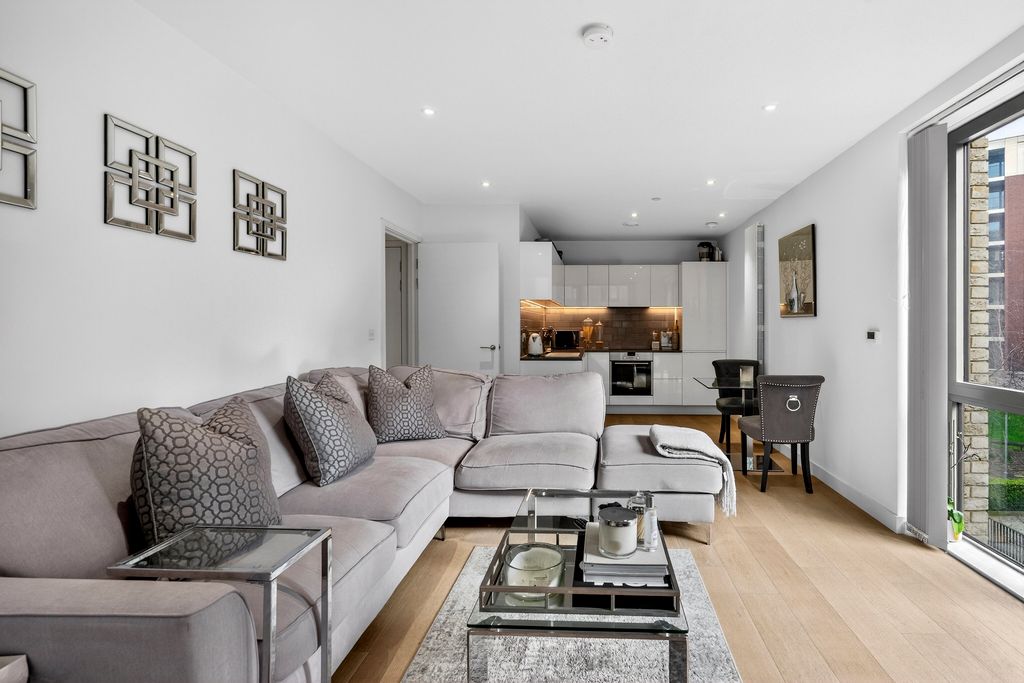 Property photo 2 of 24