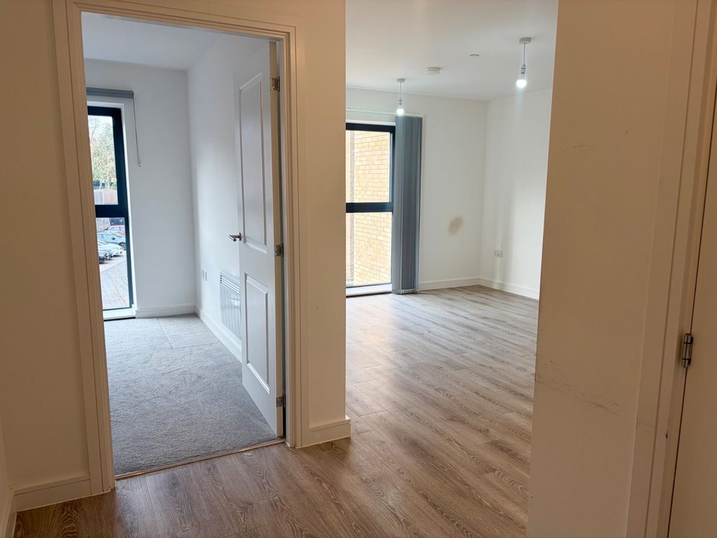 Property photo 2 of 10 Picture No. 12