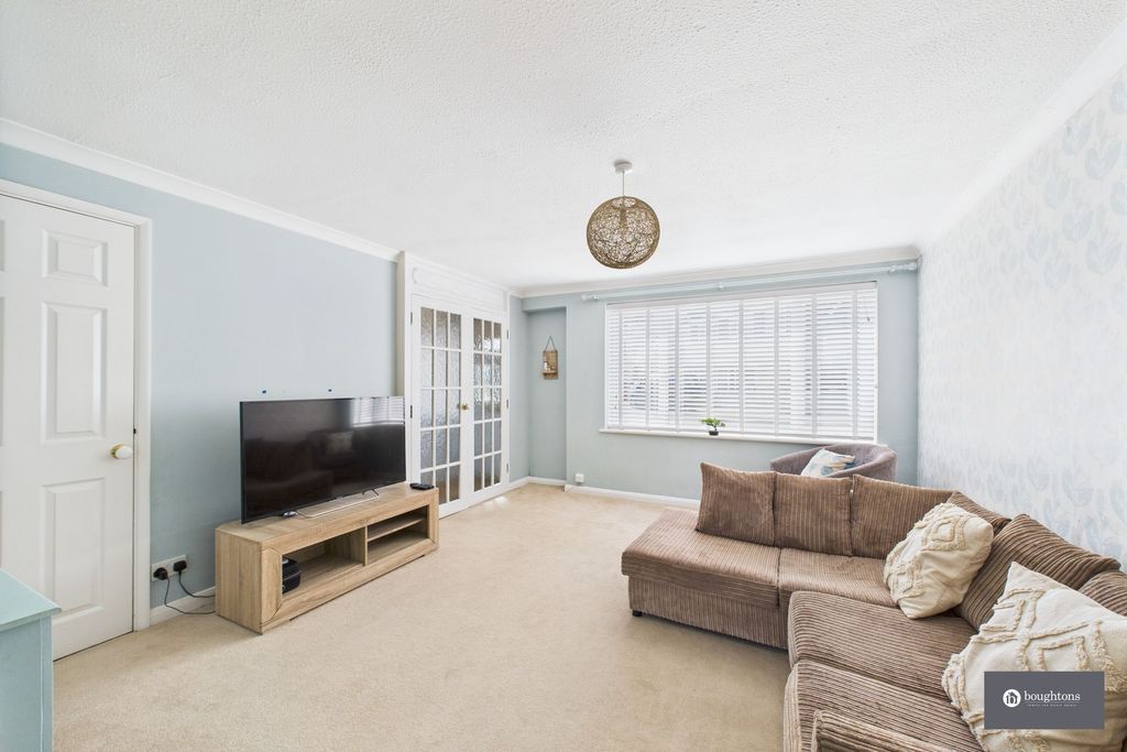 Property photo 2 of 35