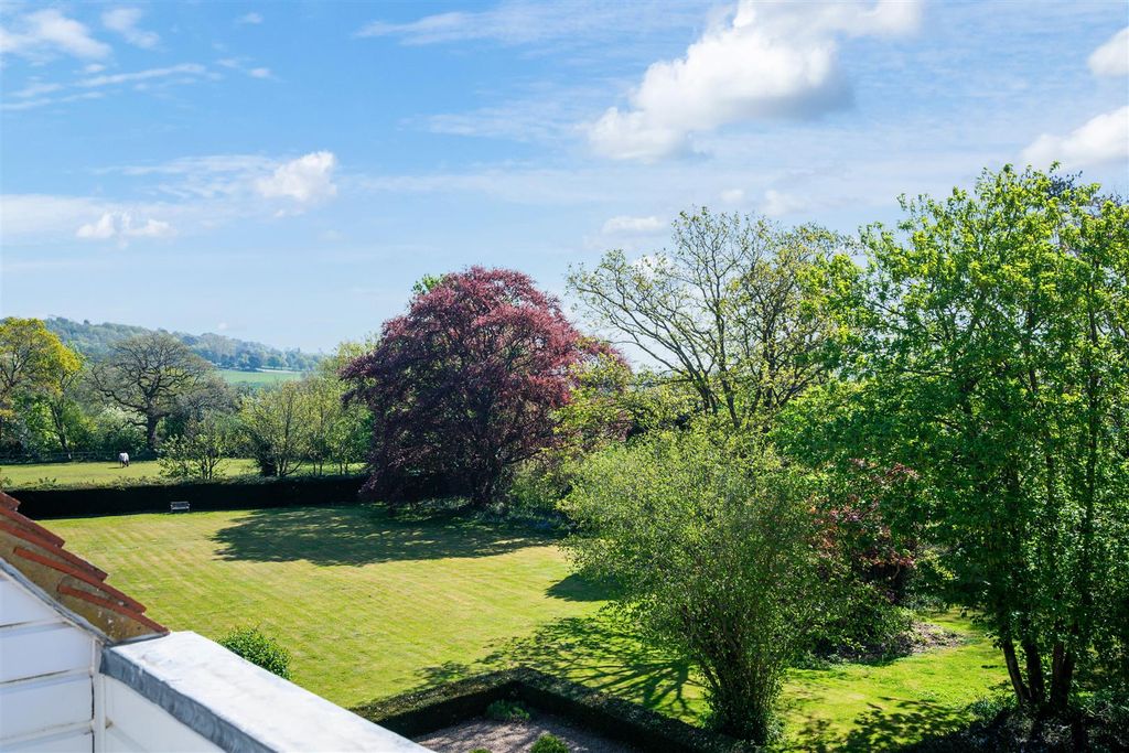 Additional image 16 of 2 bed flat for saleFlanchford Road, Reigate RH2