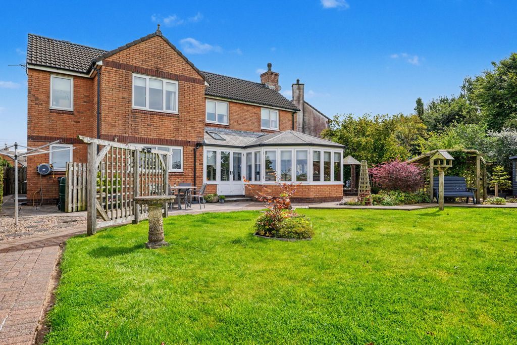 Property photo 1 of 40