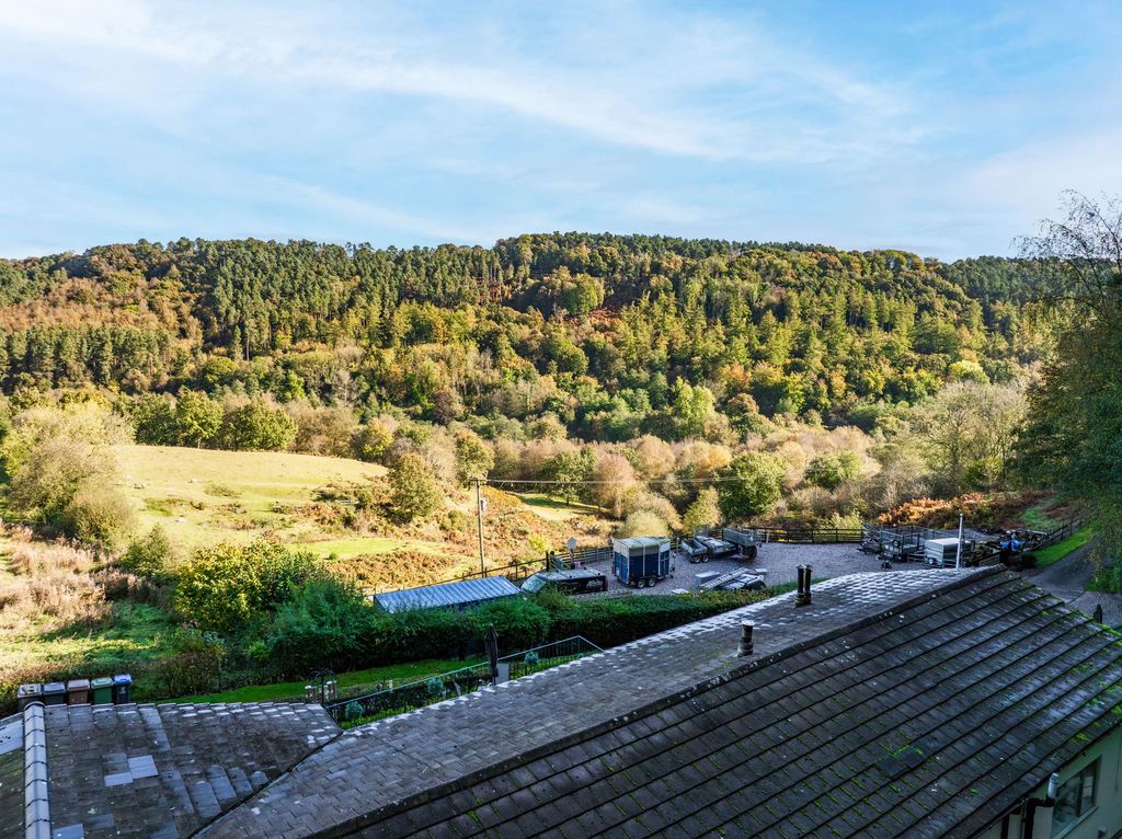 Property photo 3 of 31