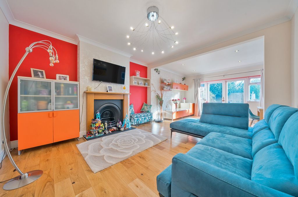 Property photo 2 of 24 1401206-7-696F5Ca...