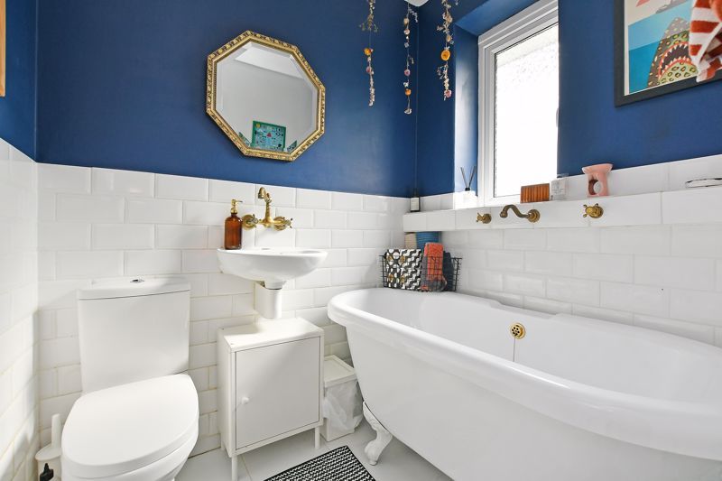 Property photo 3 of 27 Bathroom