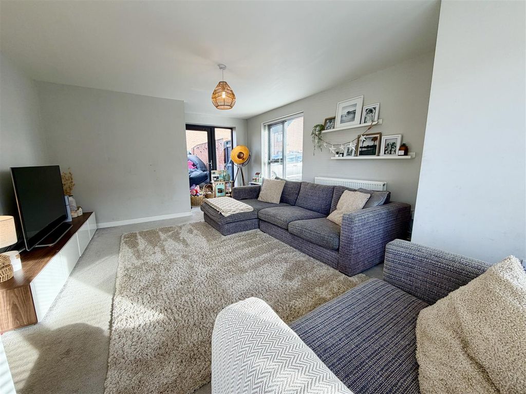 Property photo 3 of 22