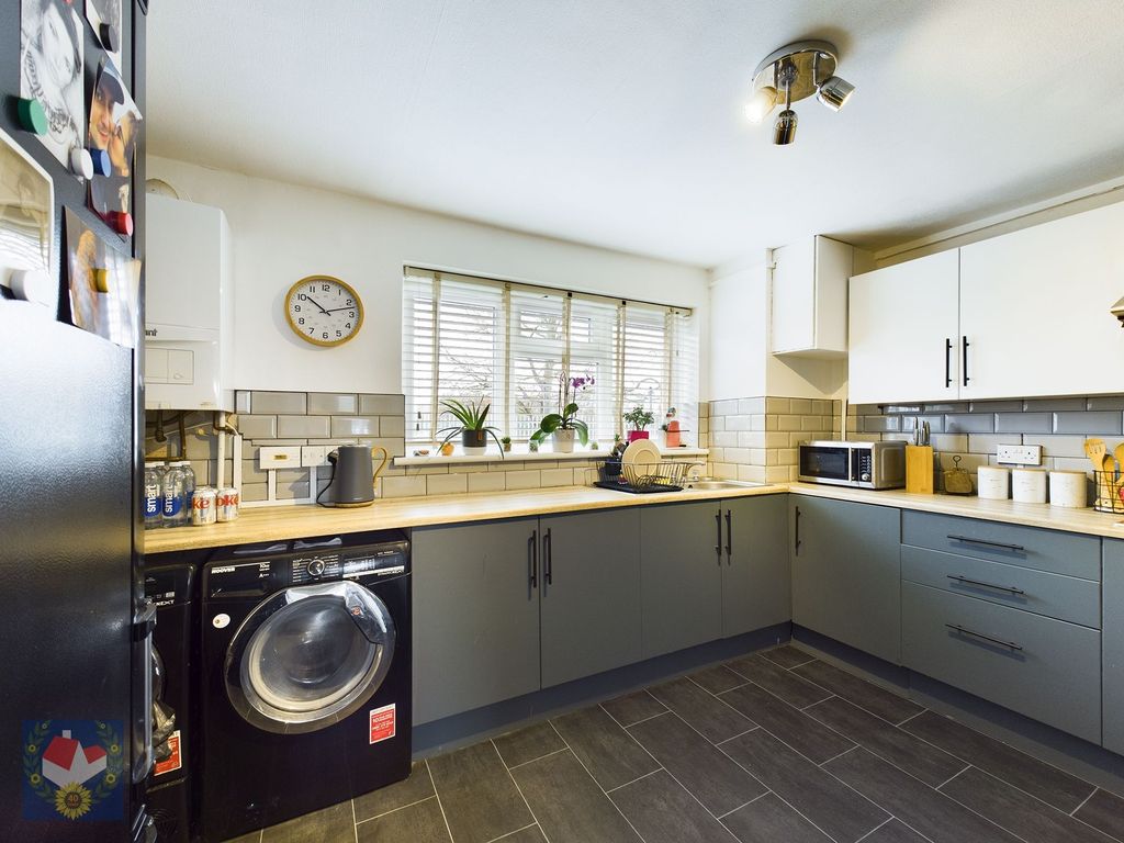 Property photo 3 of 12 Photo 1