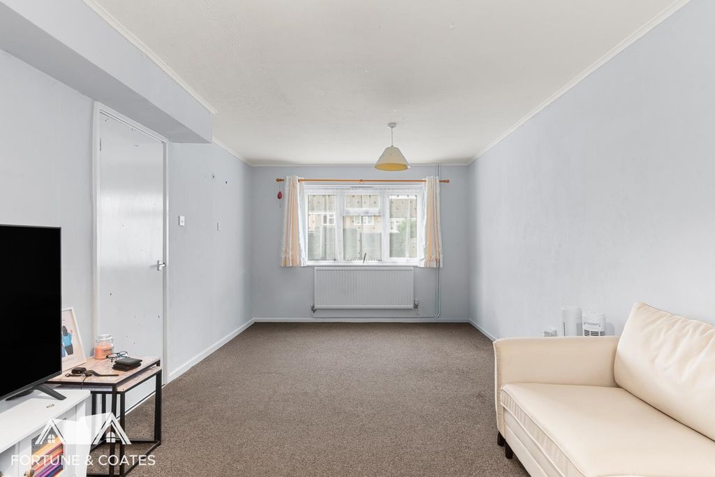 Property photo 3 of 15 Sprucehill_11.Jpg