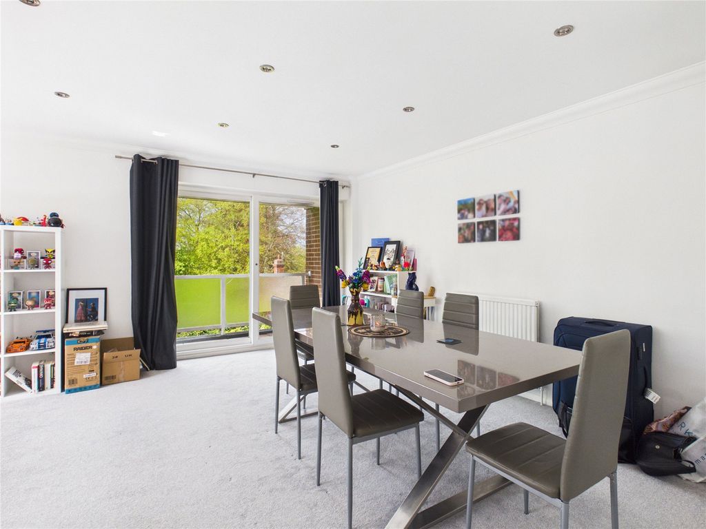 Property photo 3 of 14 Dining Area