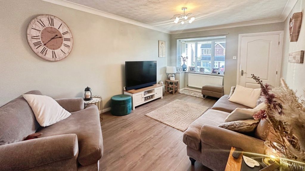 Property photo 2 of 22 Lounge/Dining Room