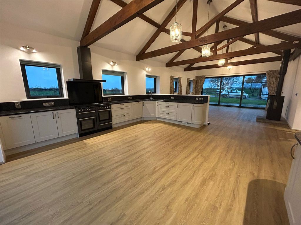 Property photo 2 of 11 Picture No. 06