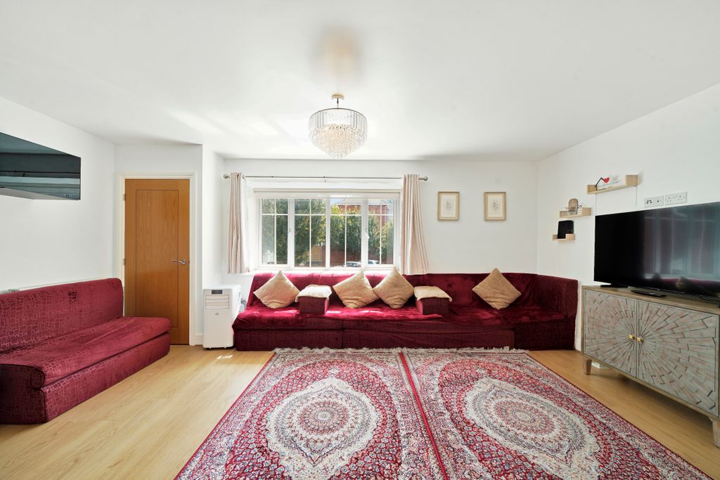 Property photo 3 of 15