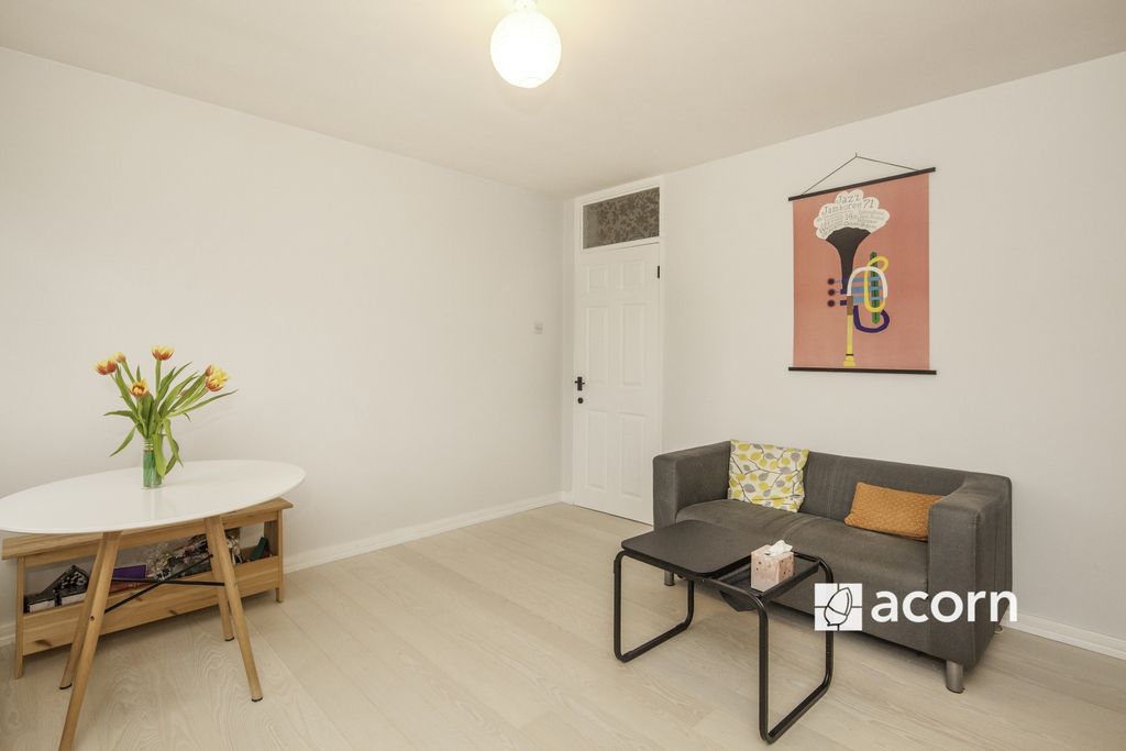 Property photo 3 of 10 Reception