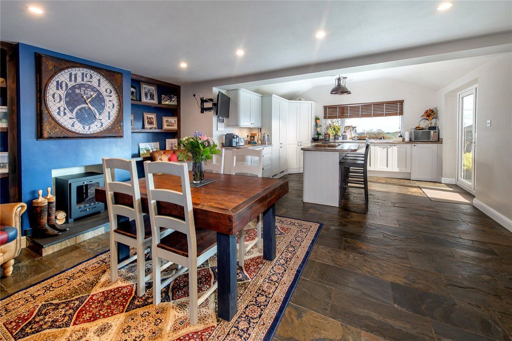 Property photo 3 of 24 Kitchen/Diner