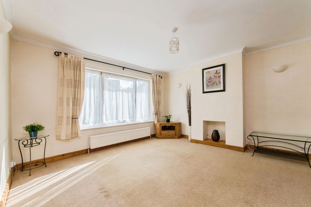 Property photo 3 of 16 Photo