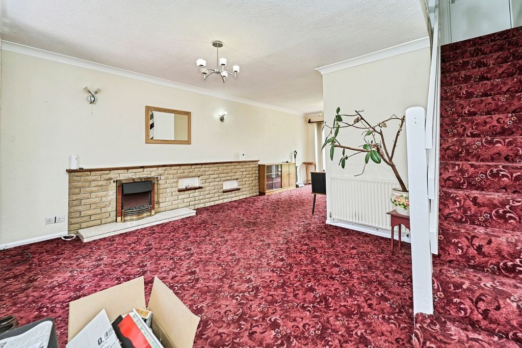 Property photo 2 of 17 Photo