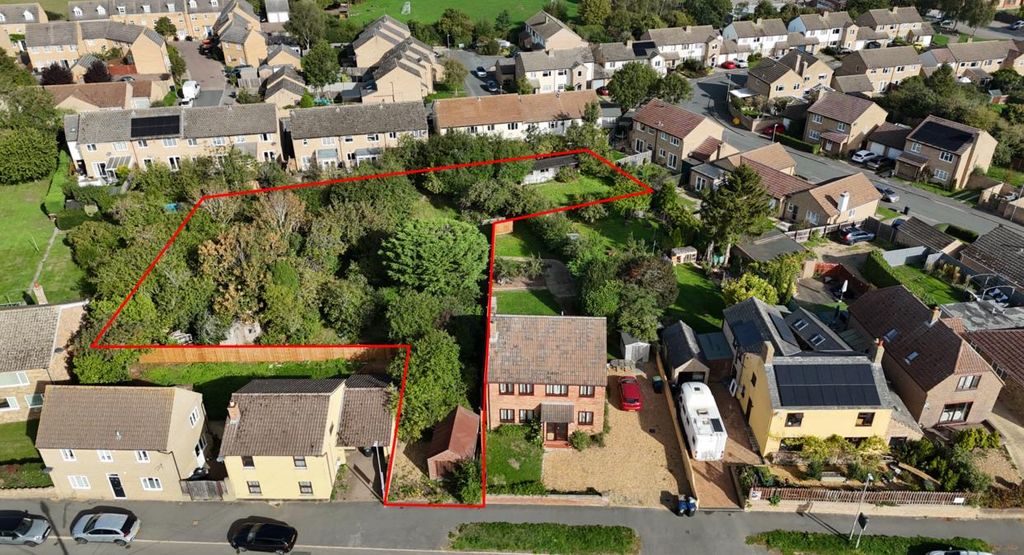 Property photo 1 of 10 Red Line.Png