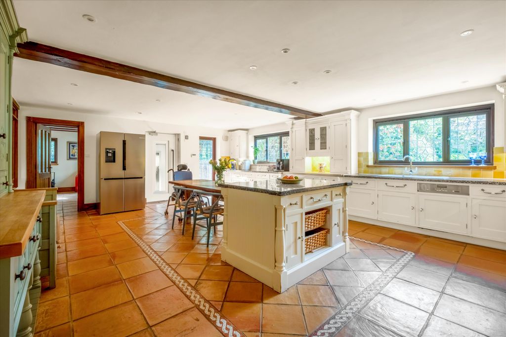 Property photo 3 of 24 Image