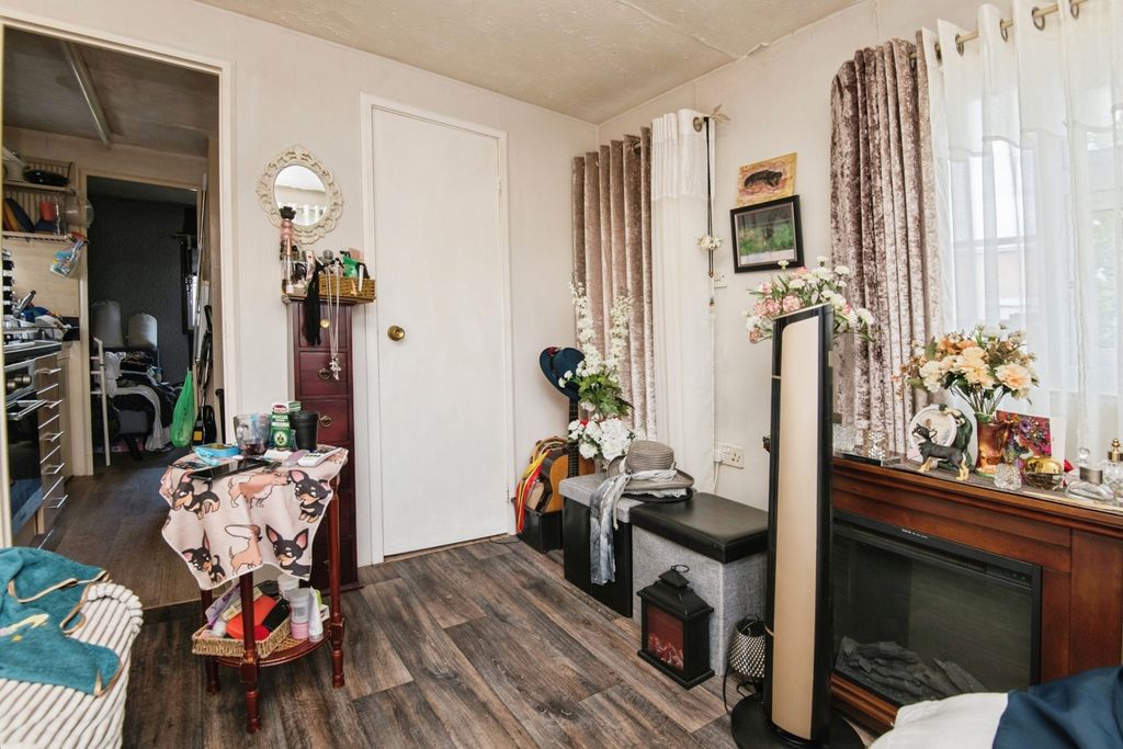 Property photo 2 of 11 Photo