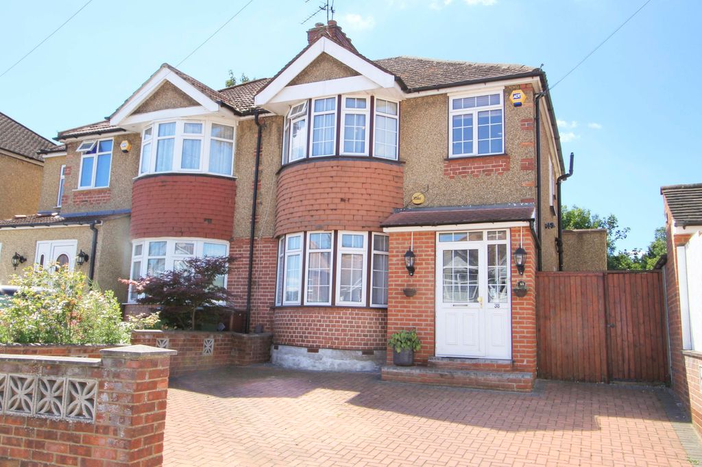 Property photo 1 of 11